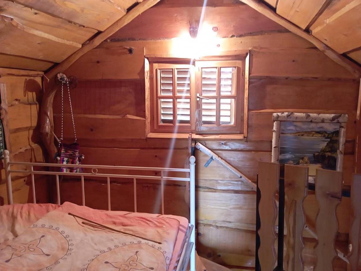 Ferienwohnung Ivona - Kuca Za Odmor Perusic - Stara Lika Exterior foto