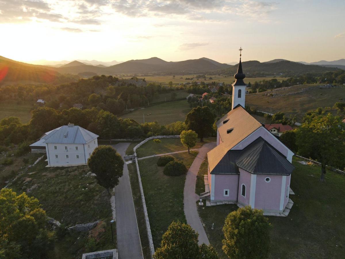 Ferienwohnung Ivona - Kuca Za Odmor Perusic - Stara Lika Exterior foto
