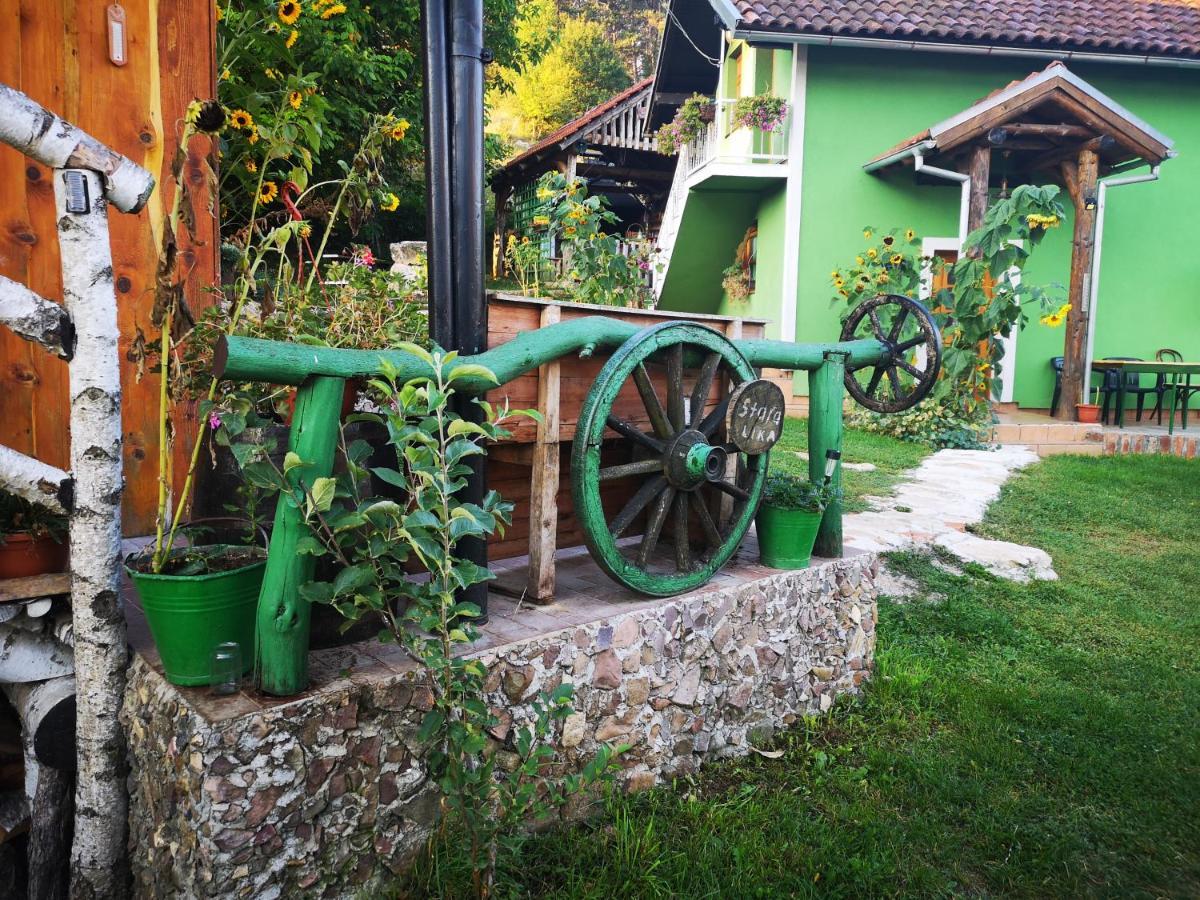 Ferienwohnung Ivona - Kuca Za Odmor Perusic - Stara Lika Exterior foto