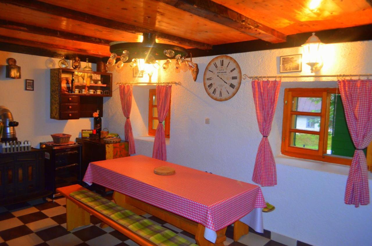 Ferienwohnung Ivona - Kuca Za Odmor Perusic - Stara Lika Exterior foto