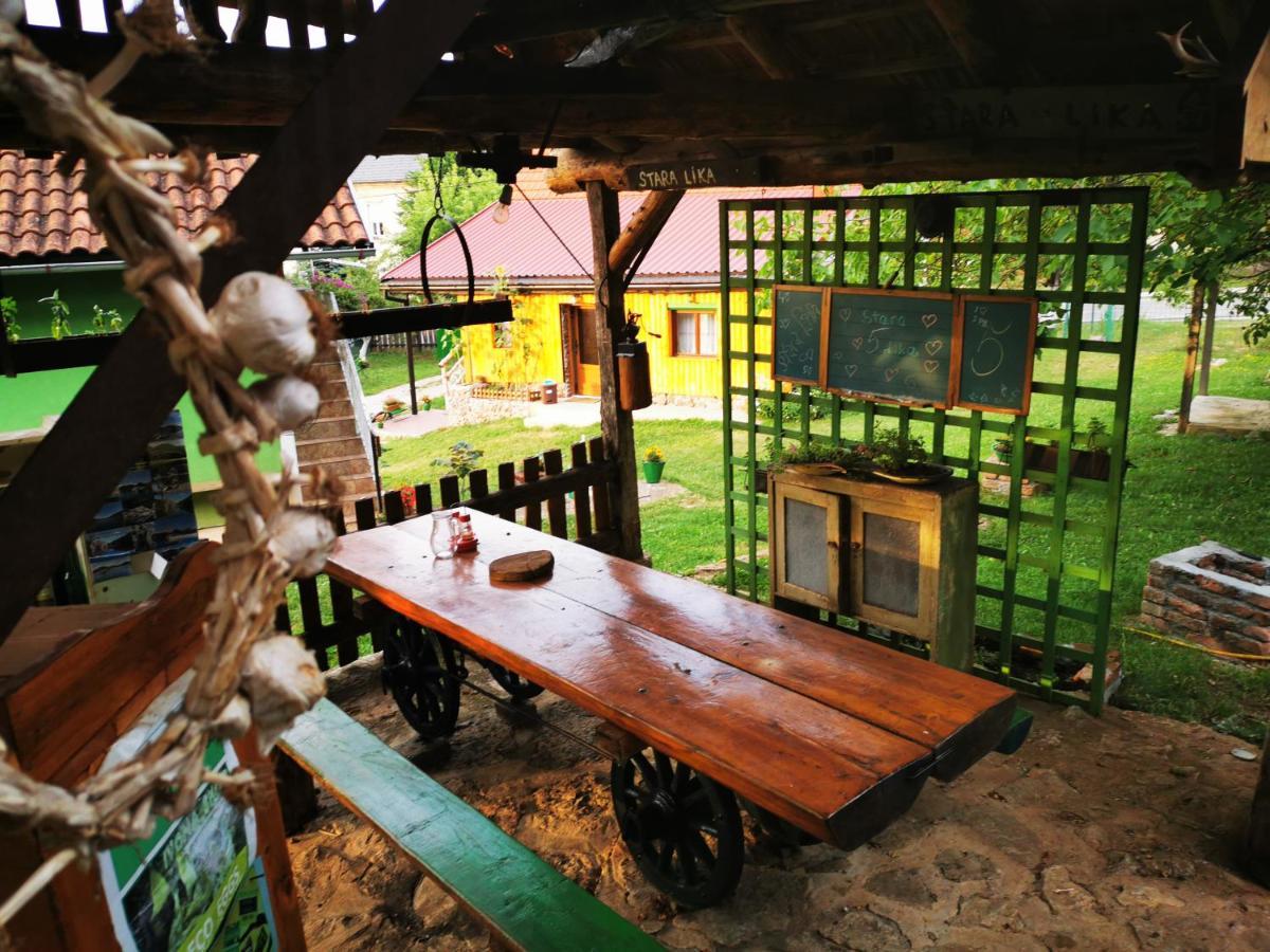 Ferienwohnung Ivona - Kuca Za Odmor Perusic - Stara Lika Exterior foto